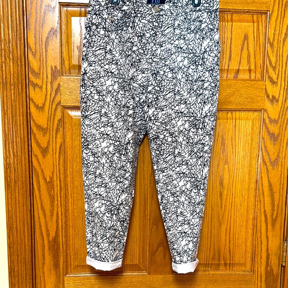 Black and White Jeans with Intricate Pattern and Full Length Design